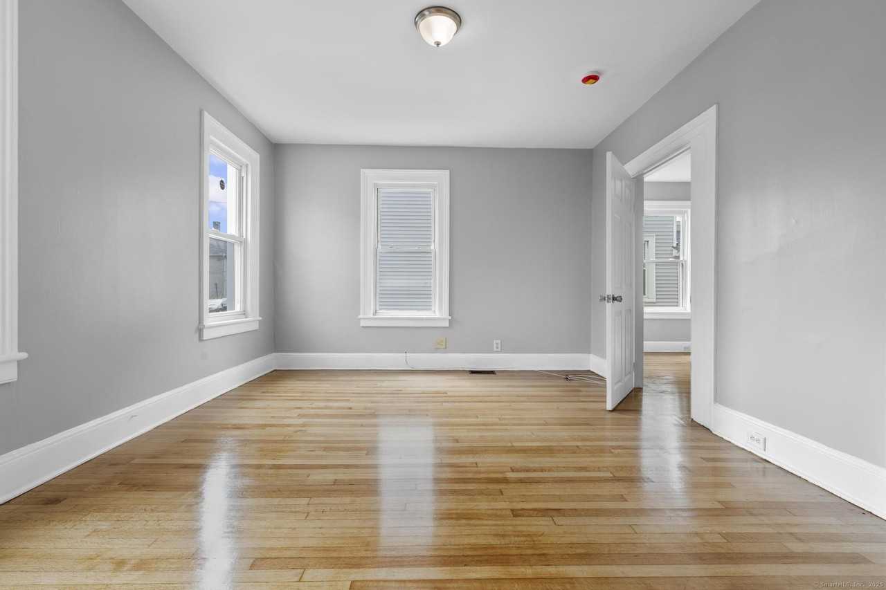 857 Noble Ave #1 - Photo 3 of 16