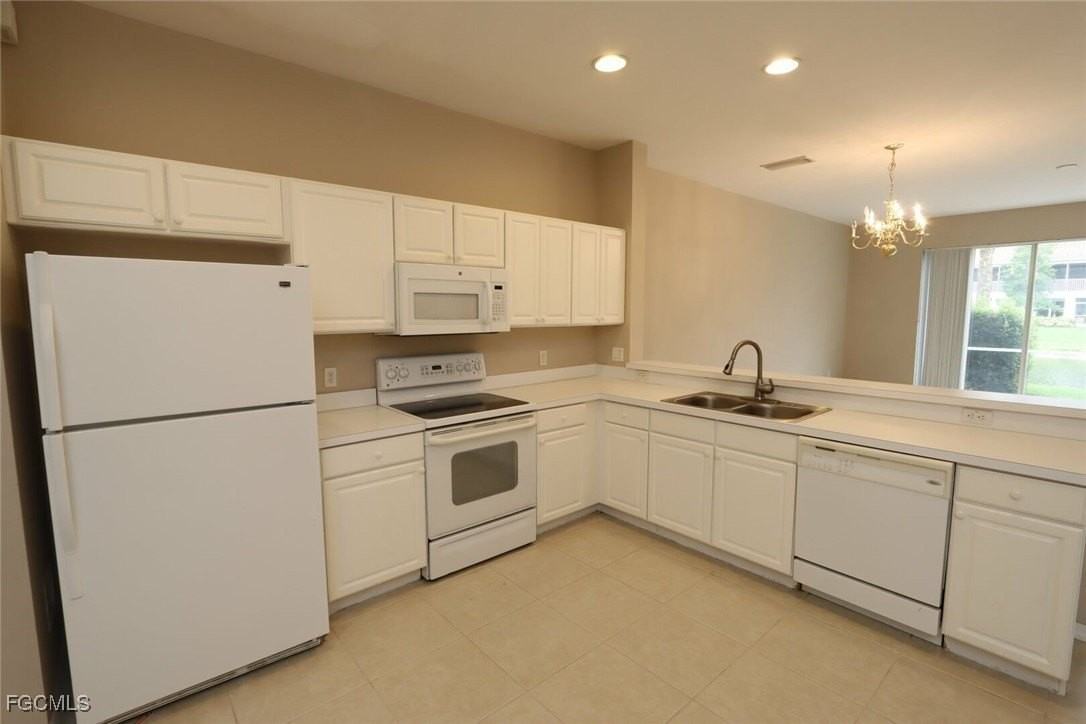 1172 Oxford Ln #27 - Photo 3 of 25