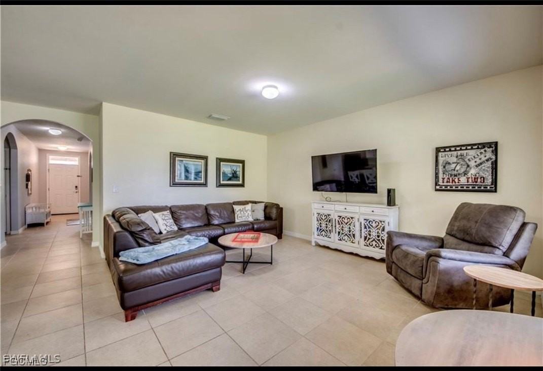 233 Se 3rd St - Photo 2 of 10