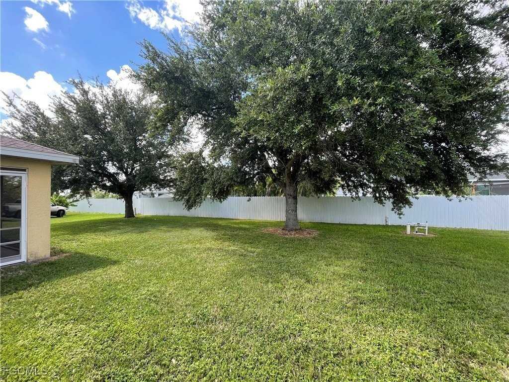 1908 Ne 7th Ave - Photo 4 of 15