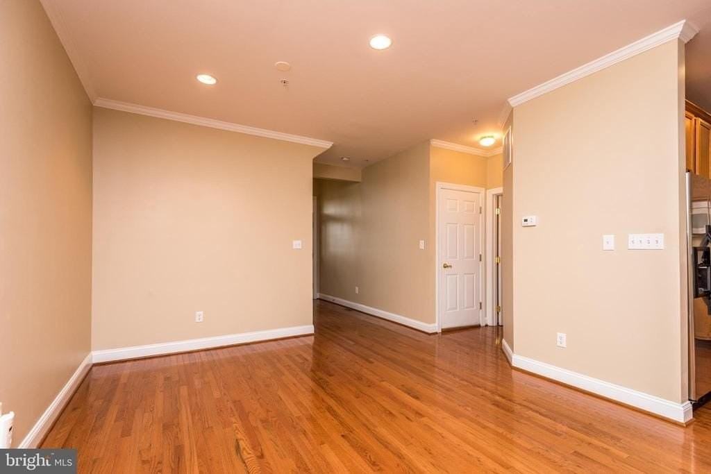 3233 Meadowview Cir #155 - Photo 4 of 36