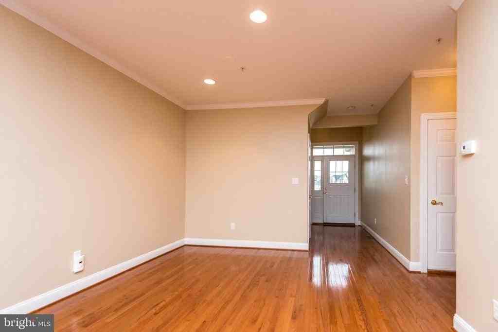 3233 Meadowview Cir #155 - Photo 6 of 36