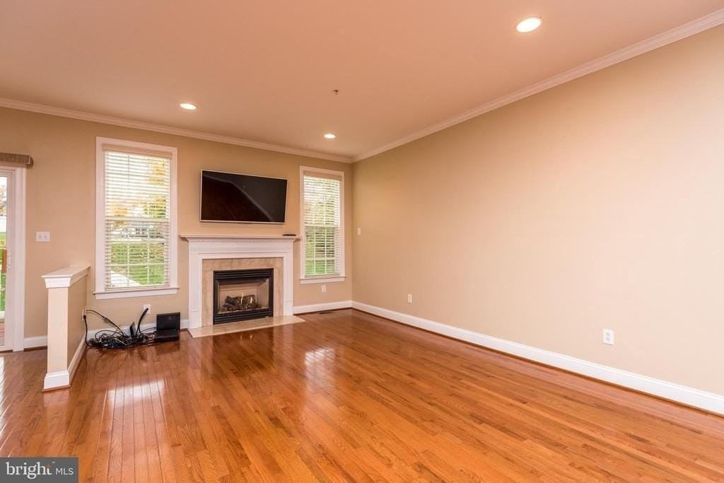 3233 Meadowview Cir #155 - Photo 7 of 36