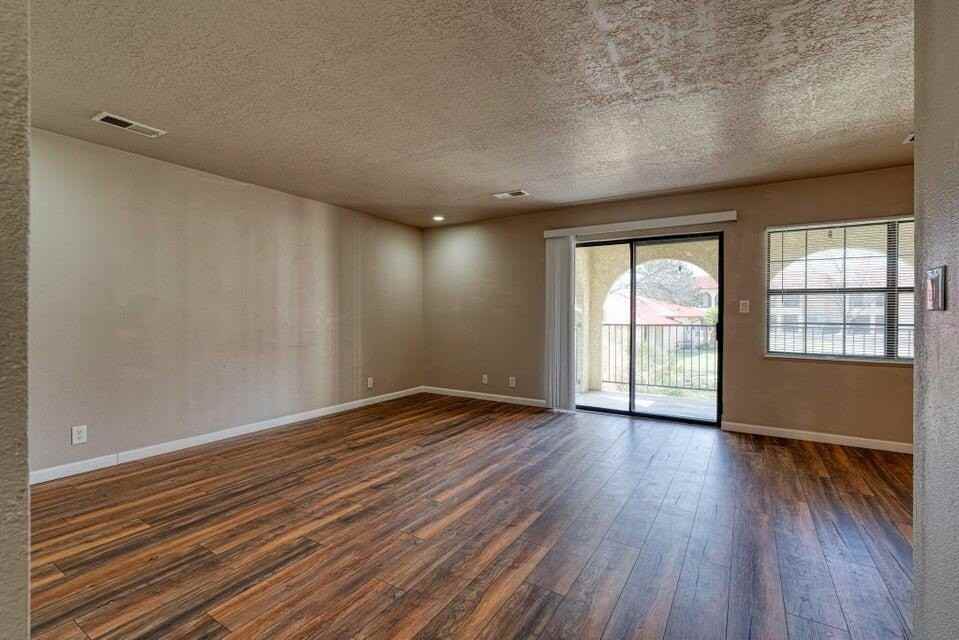 811 Country Club Dr Se Apt 2c #2C - Photo 5 of 19