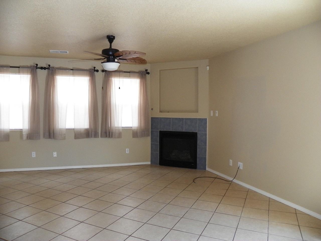 1828 Chicoma Road Northeast - Photo 4 of 20