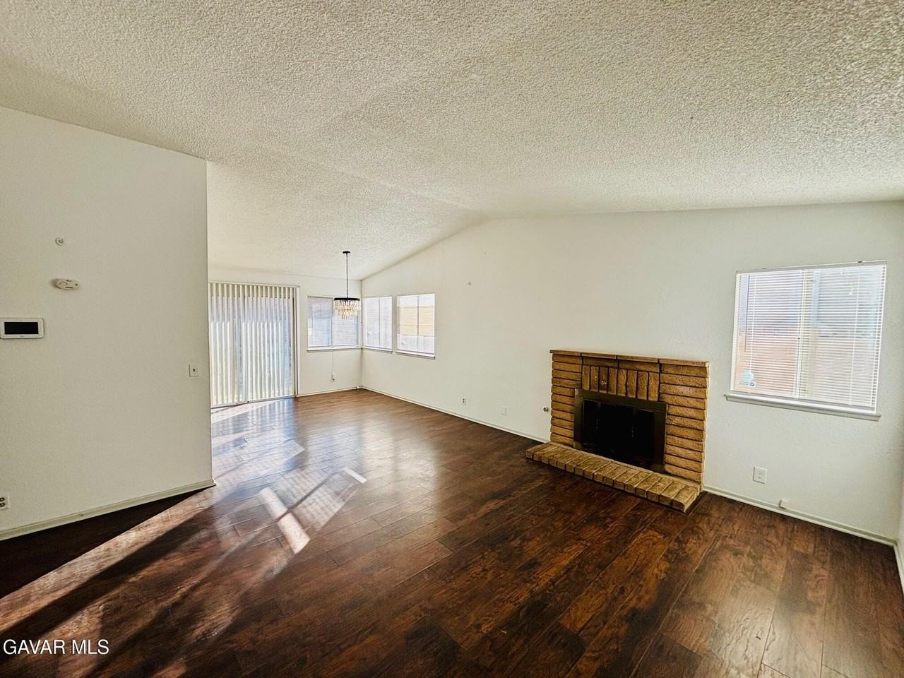 2308 Edam St - Photo 2 of 16