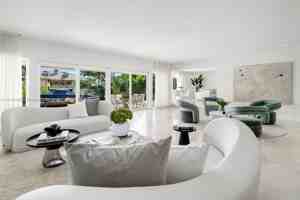 featured image of Los Pinos Blvd & Cocoplum Rd