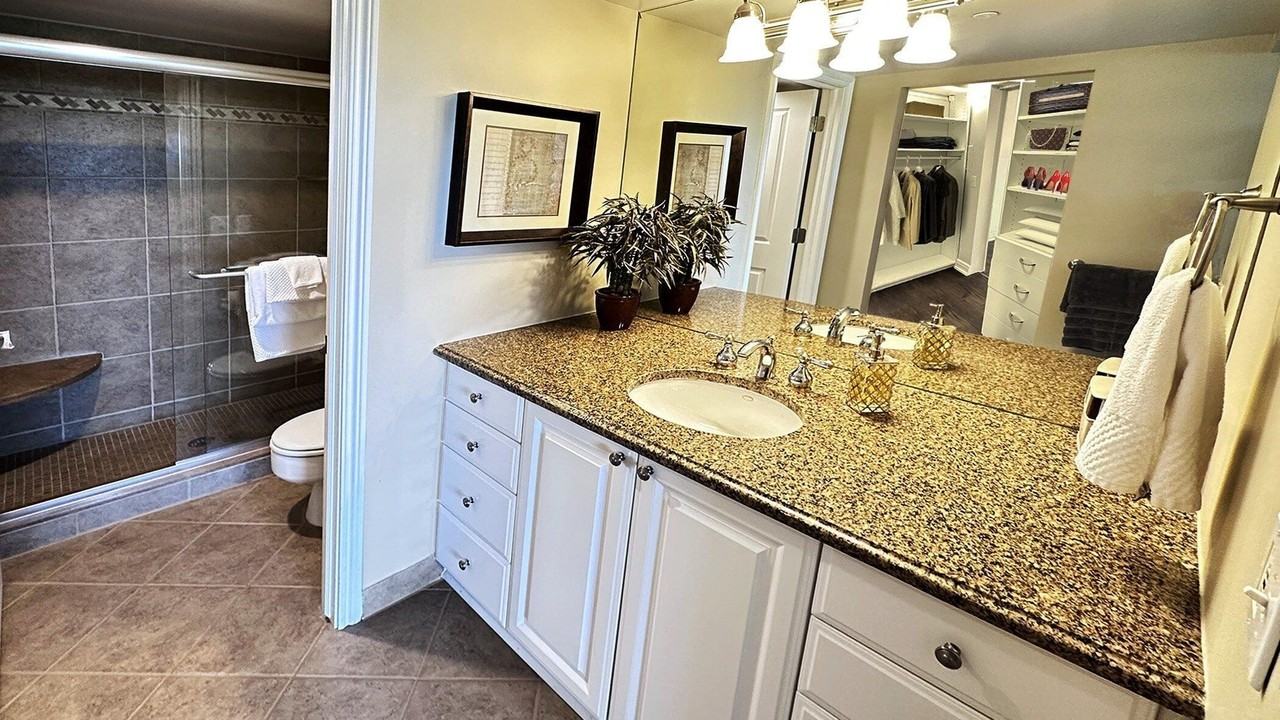 555 S Old Woodward Ave Unit 608 #608 - Photo 5 of 15