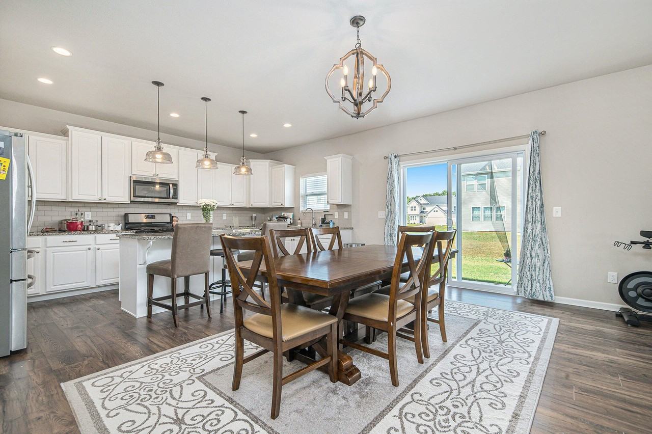 7280 Hopkinton Dr - Photo 6 of 23