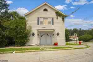 featured image of 21 Munson St #1