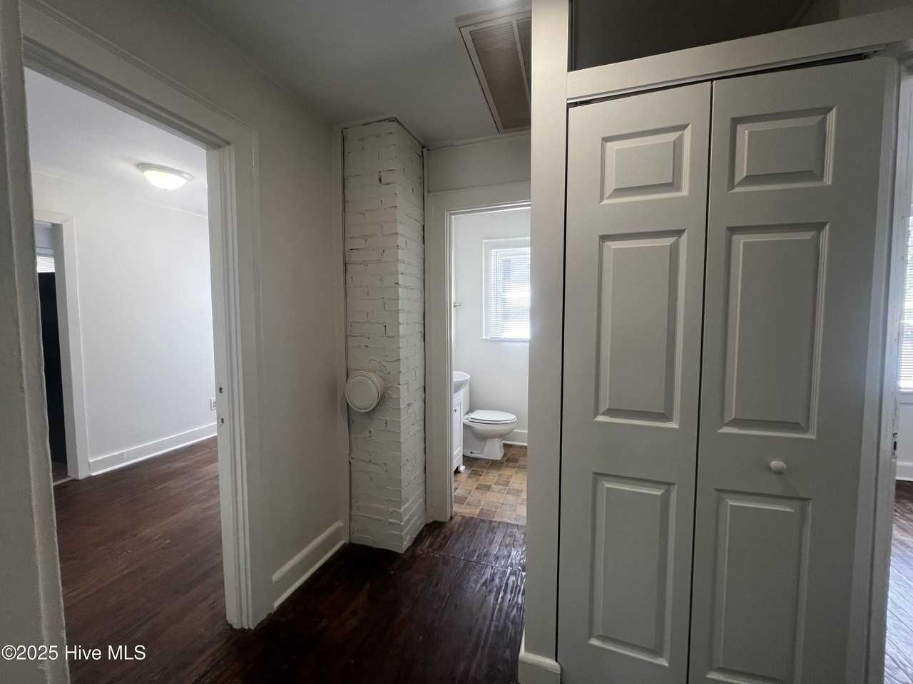 202 Meares St - Photo 7 of 15