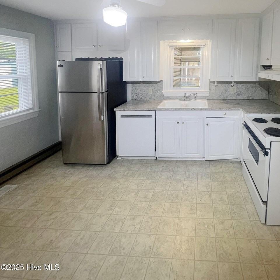 2803 Jackson Drive - Photo 4 of 15