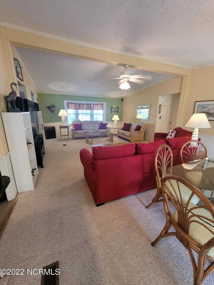 405 Alabama Ave - Photo 7 of 40