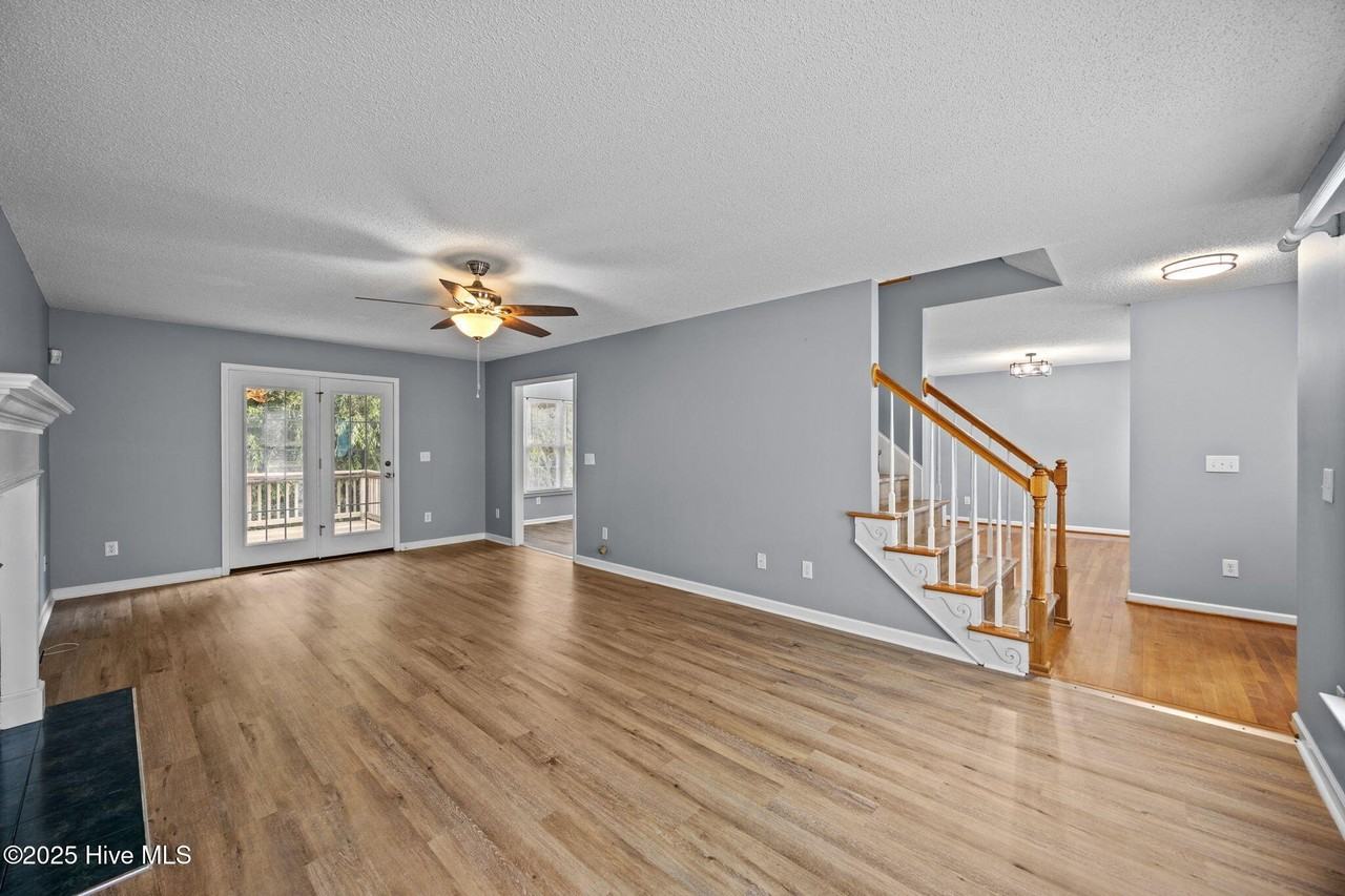 103 Arbor Drive - Photo 4 of 23