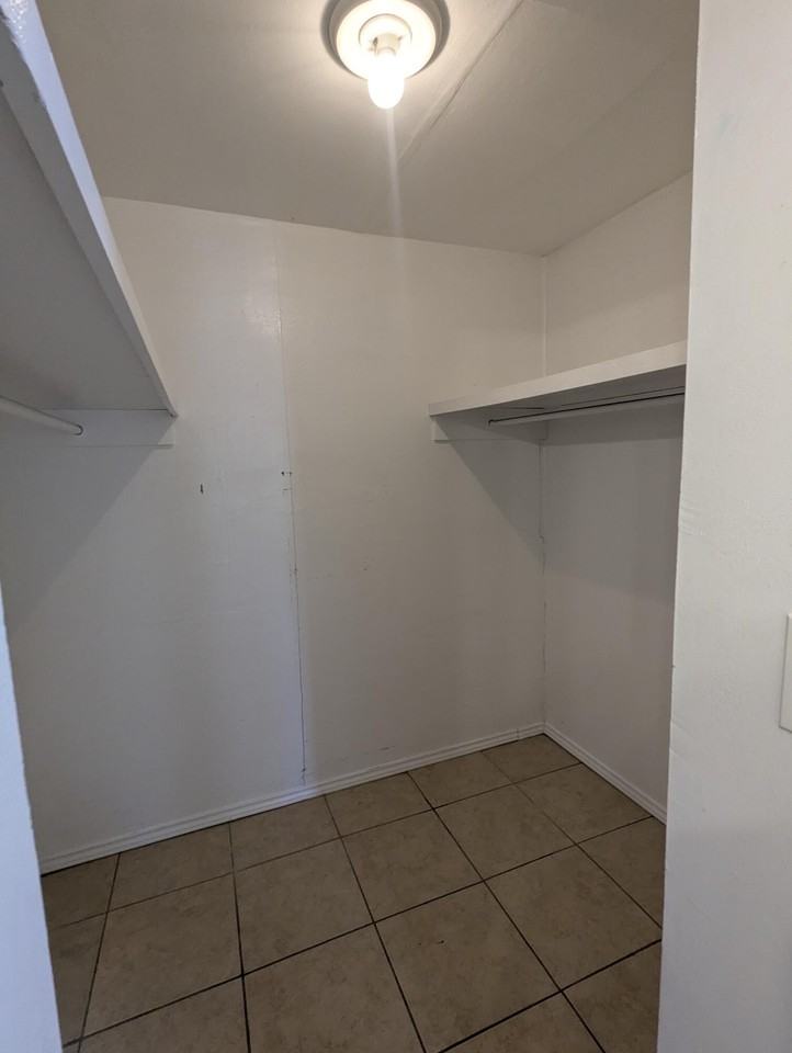 4314 32nd St - Photo 5 of 13