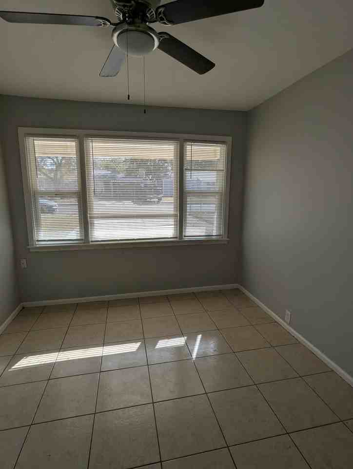 4314 32nd St - Photo 6 of 13