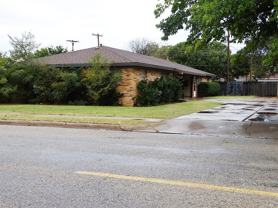 1636 58th St Apt B #B - Photo 1 of 1