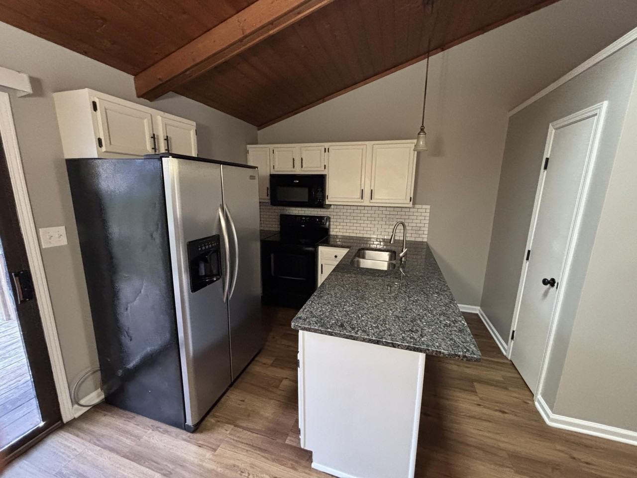 575 El Paseo Pl - Photo 3 of 9