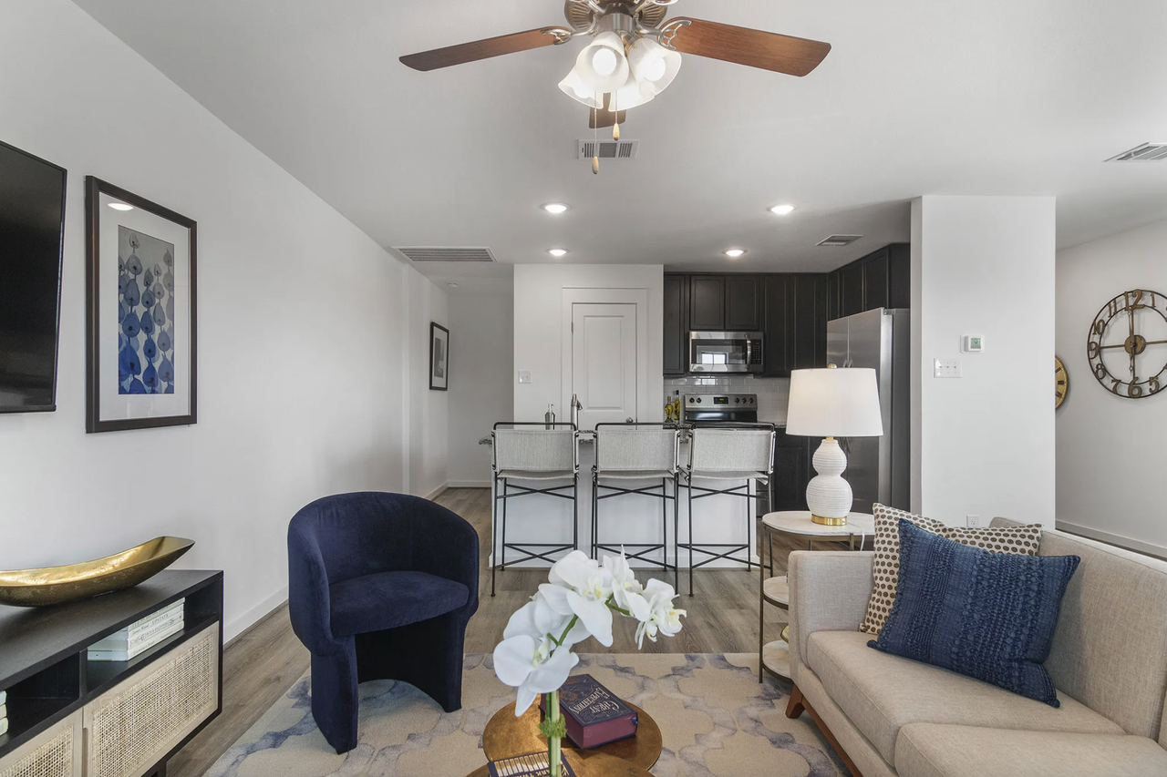 16870 South Interstate 35 Frontage Road - Photo 4 of 18