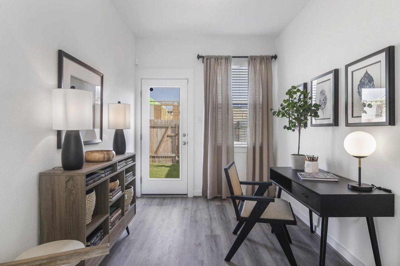 16870 South Interstate 35 Frontage Road - Photo 6 of 18