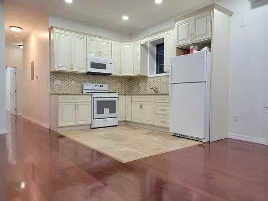 19th Ave #2 - Photo 3 of 8