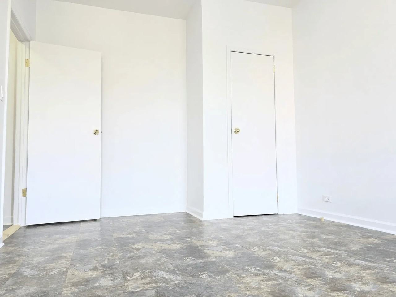 W 6th St #C6 - Photo 5 of 8