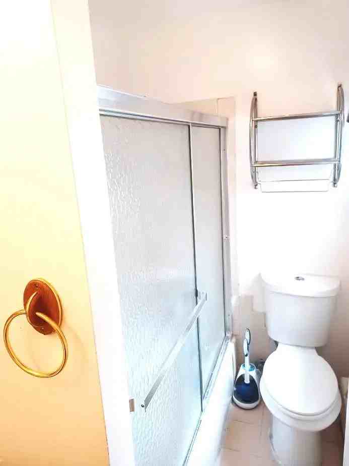 Jackson Ave #2R - Photo 7 of 8