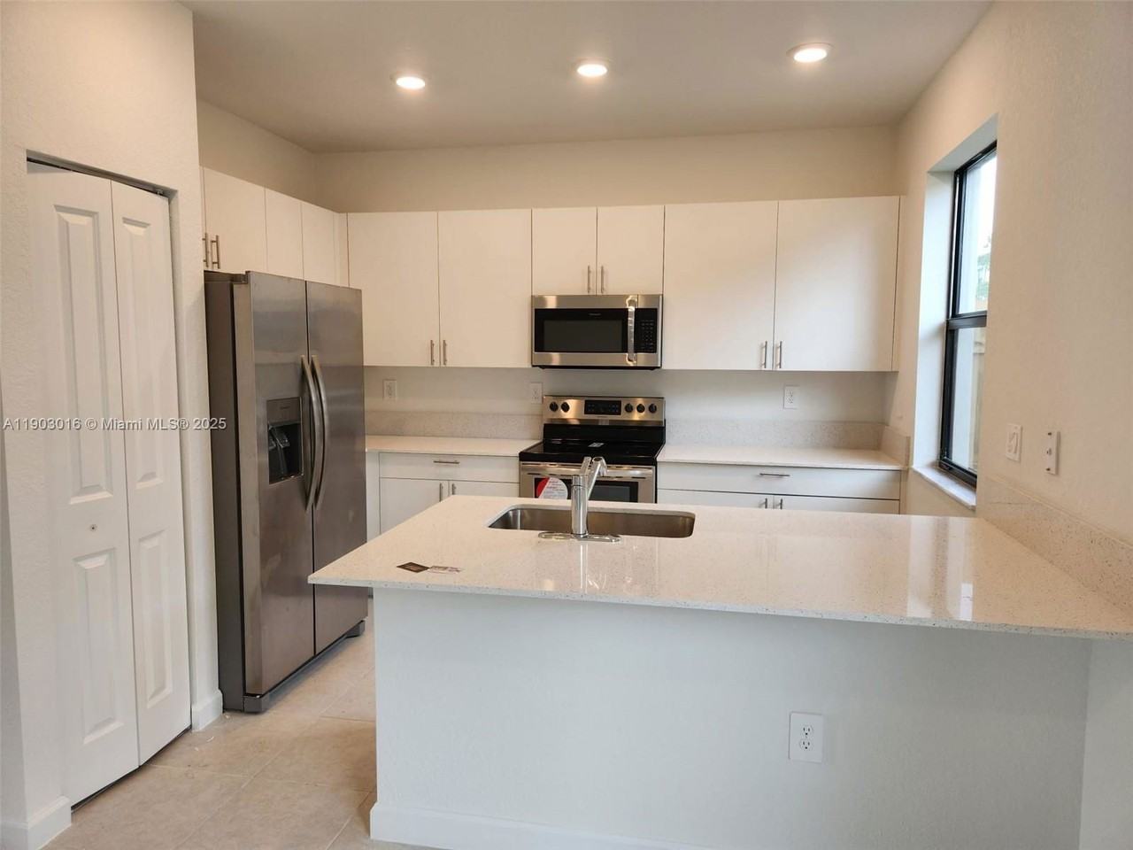 13071 Sw 232nd Ln - Photo 2 of 8