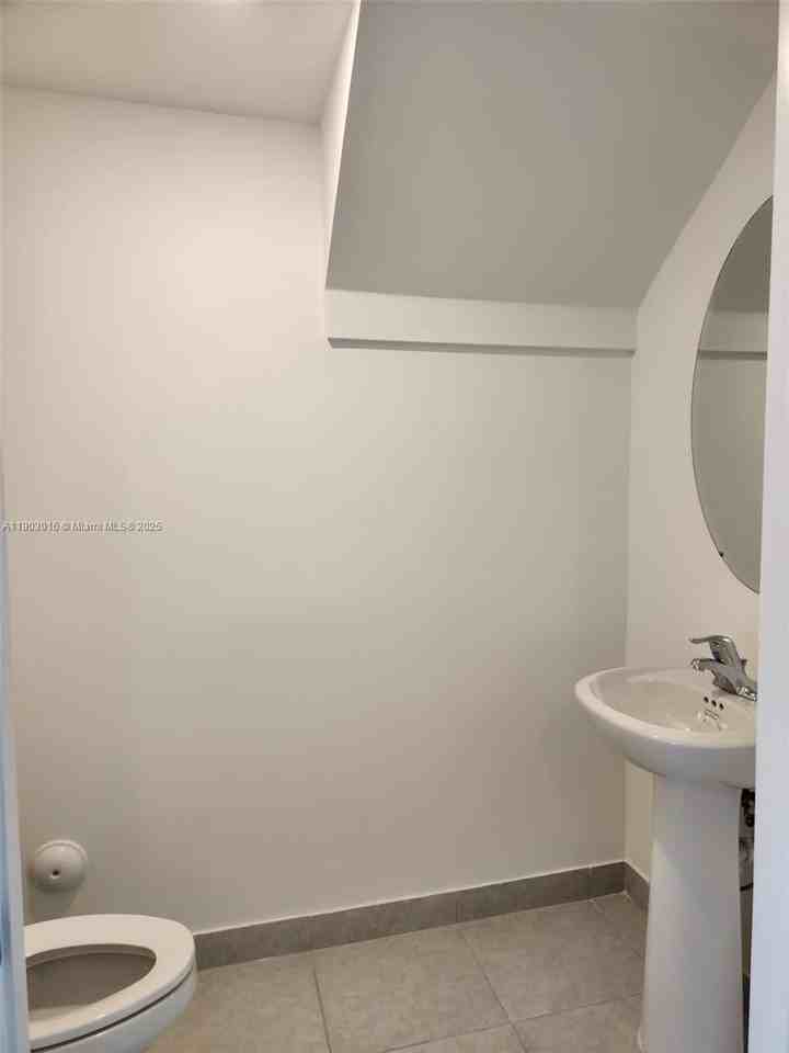 13071 Sw 232nd Ln - Photo 6 of 8