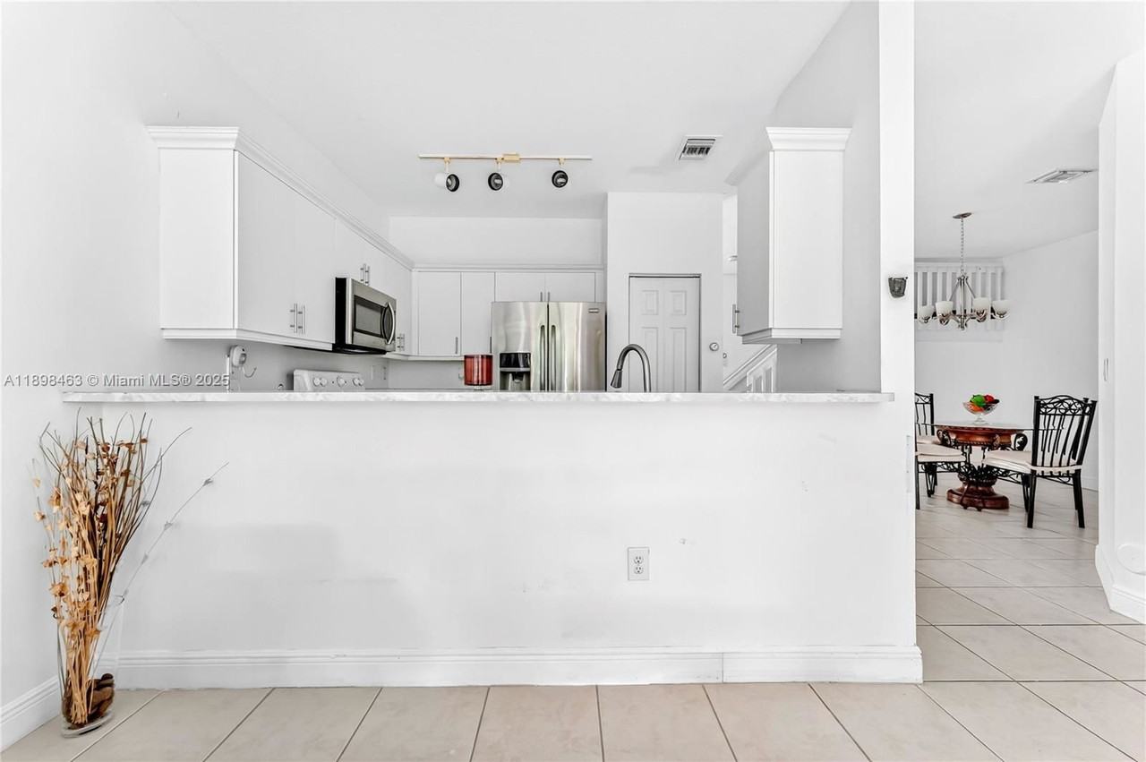 10934 Sw 247th Ter #10934 - Photo 4 of 8