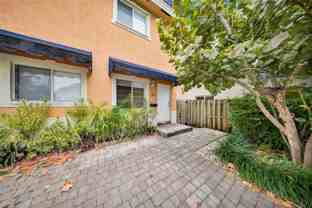 2814 Sw 27th St - Photo 1 of 1