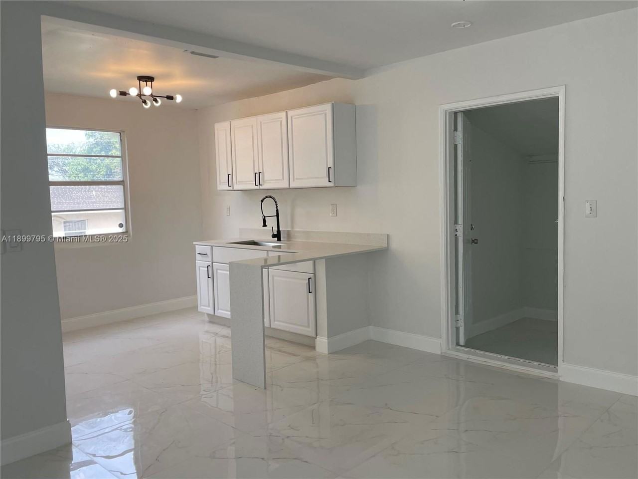 7631 Nw 4th Ave - Photo 5 of 8