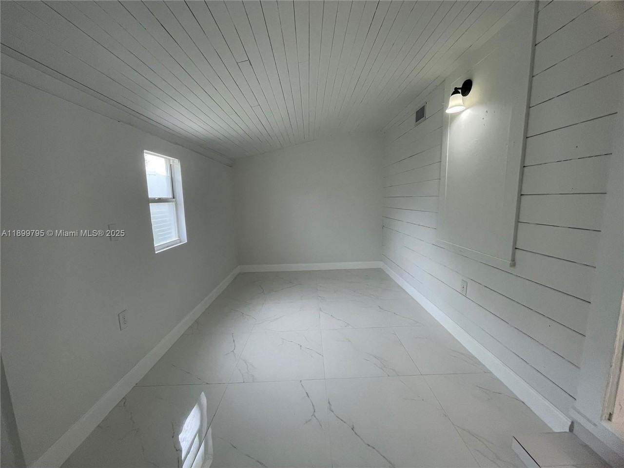 7631 Nw 4th Ave - Photo 6 of 8