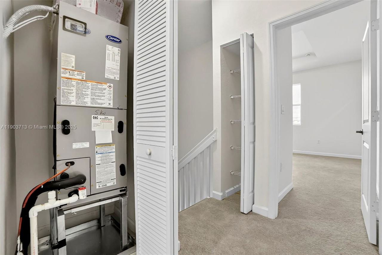 2748 Se 26th Ave #2748 - Photo 6 of 8