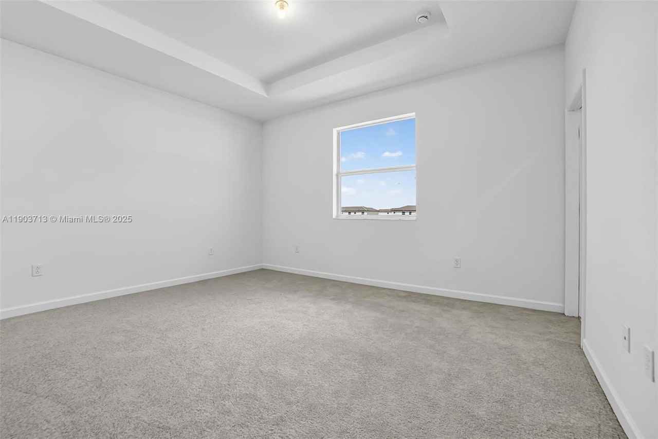 2748 Se 26th Ave #2748 - Photo 7 of 8