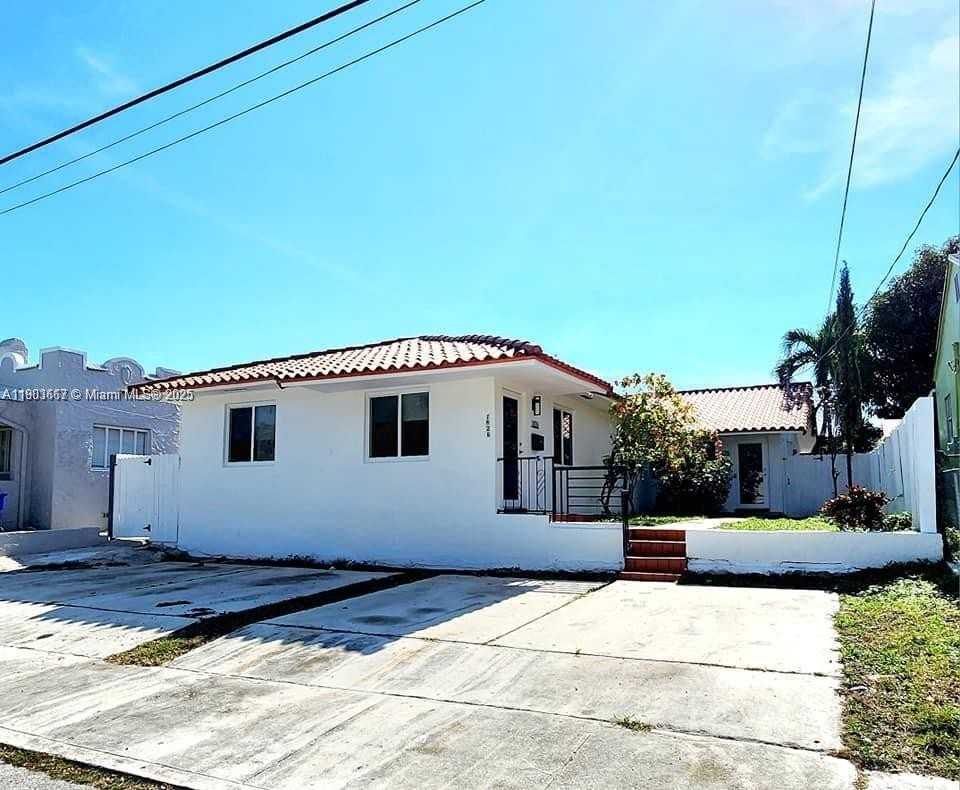 1828 Nw 4th St #1828 - Photo 3 of 8