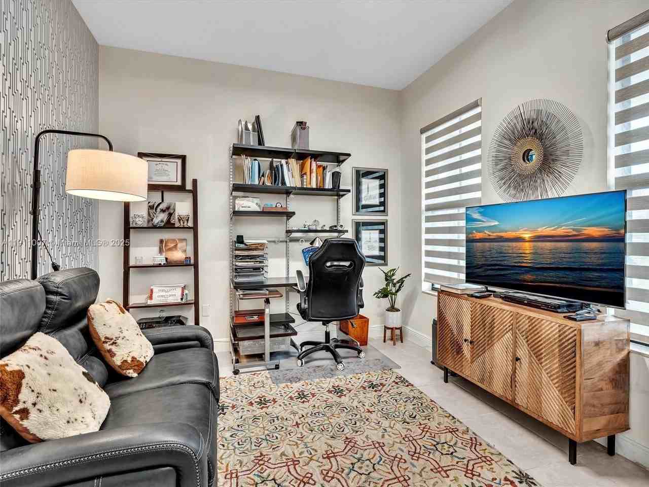 3752 Nw 85th Ter - Photo 4 of 47