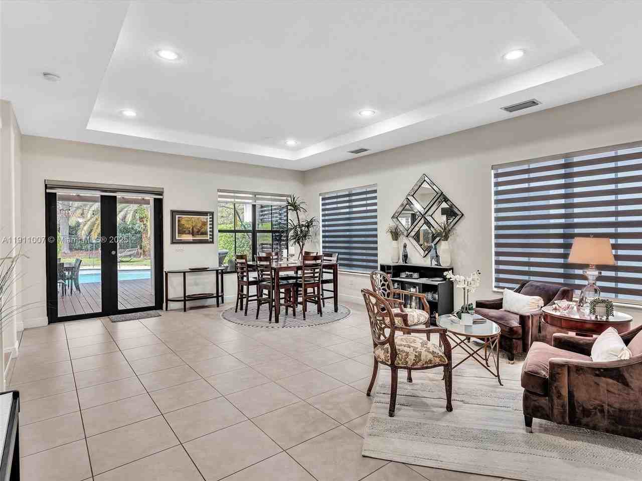 3752 Nw 85th Ter - Photo 7 of 47