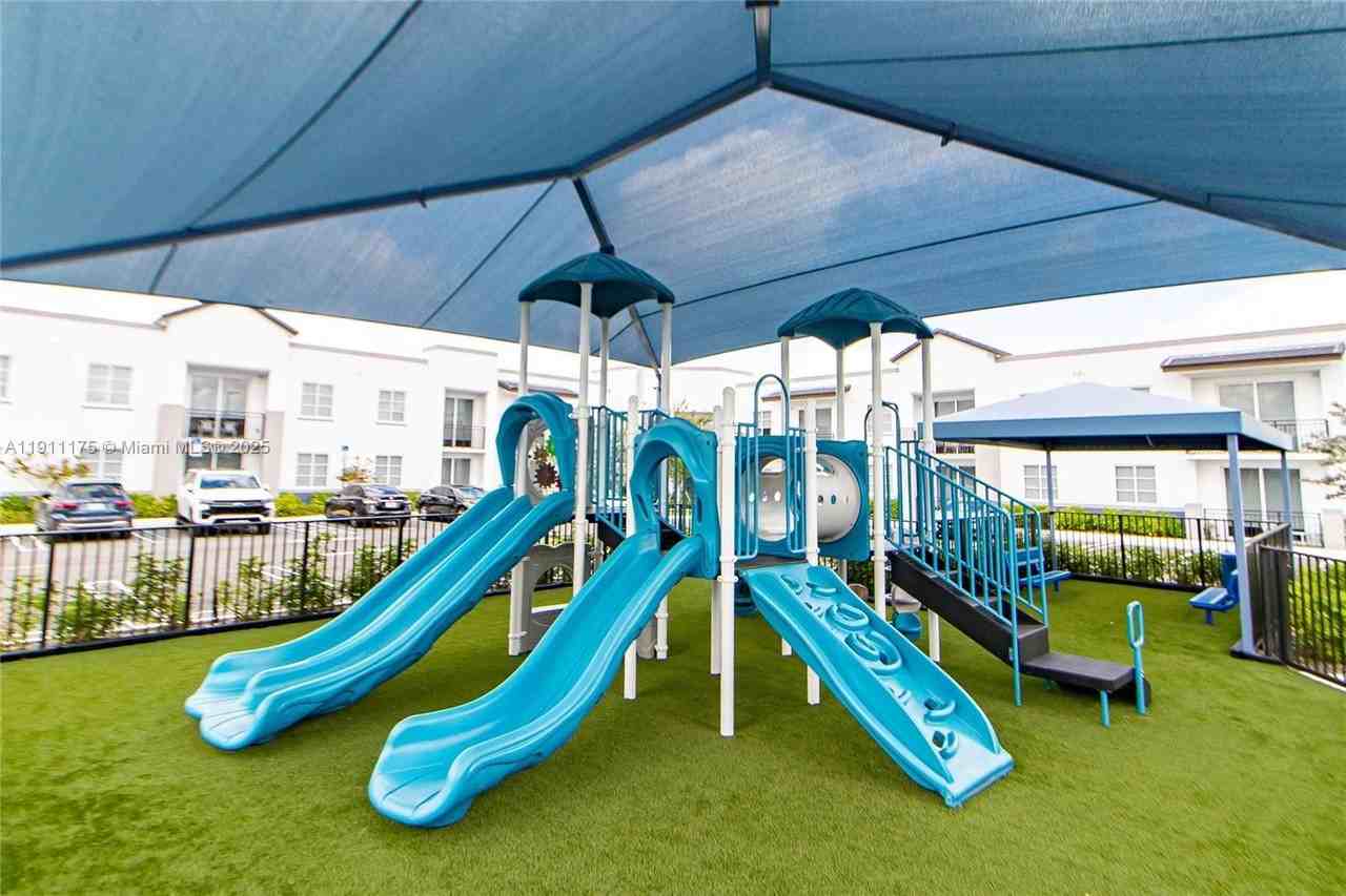 25050 Sw 136th Ave #116 - Photo 6 of 20