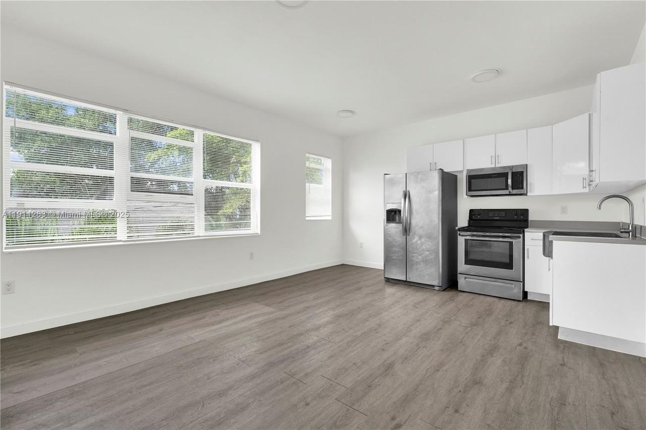 402 Northwest 12th Avenue #210 - Photo 4 of 16