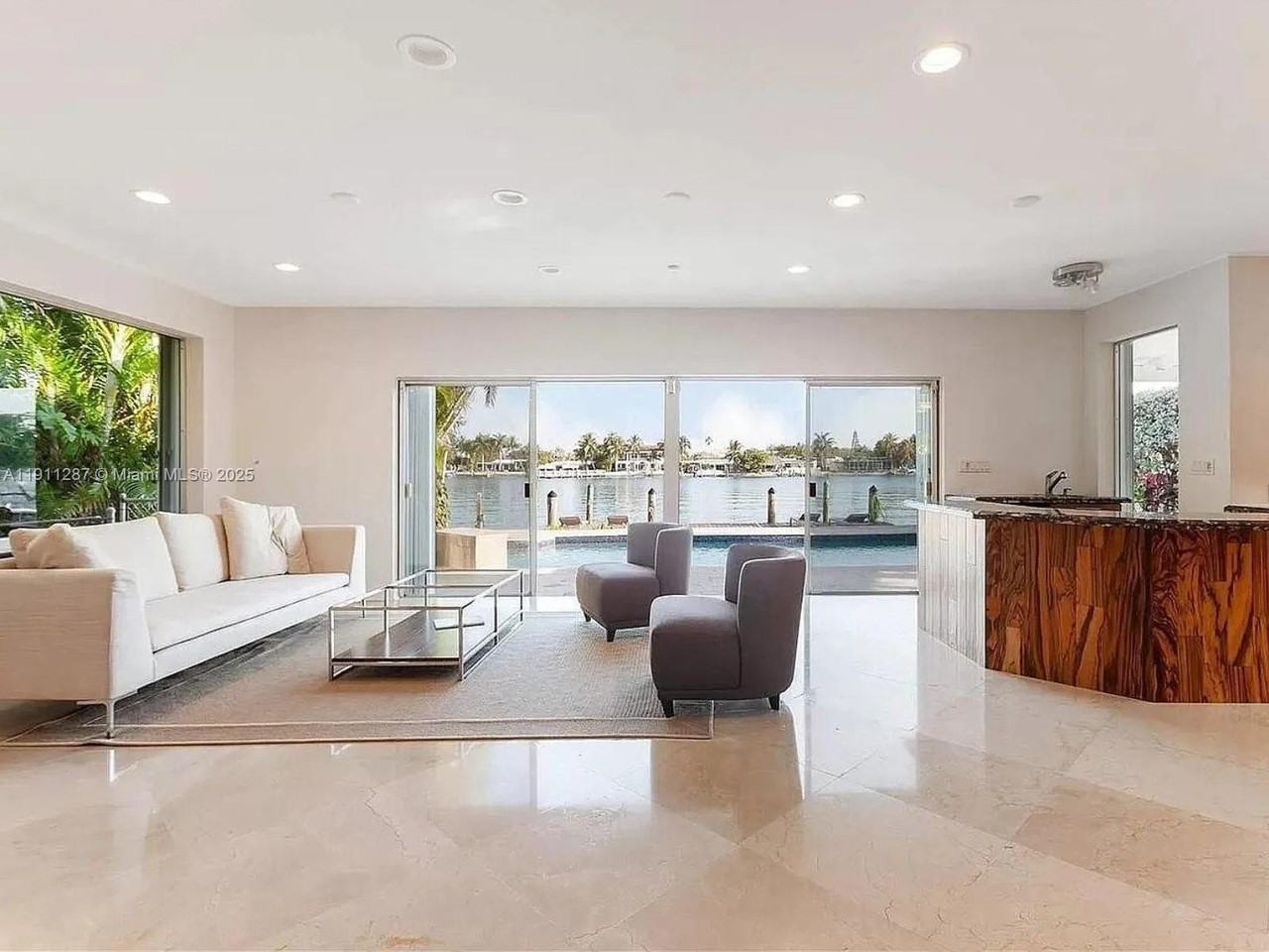 565 North Shore Drive