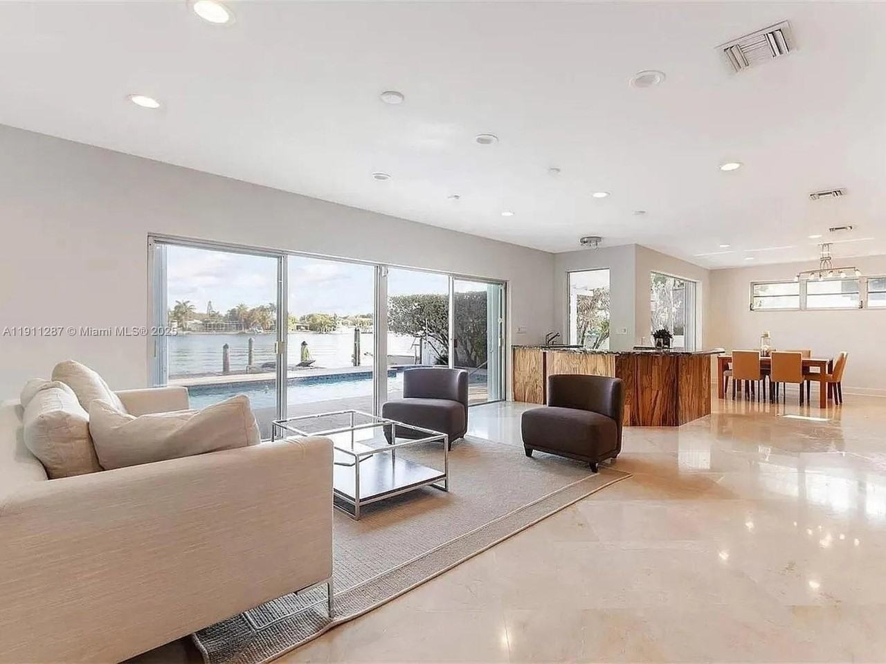 565 North Shore Drive - Photo 5 of 25