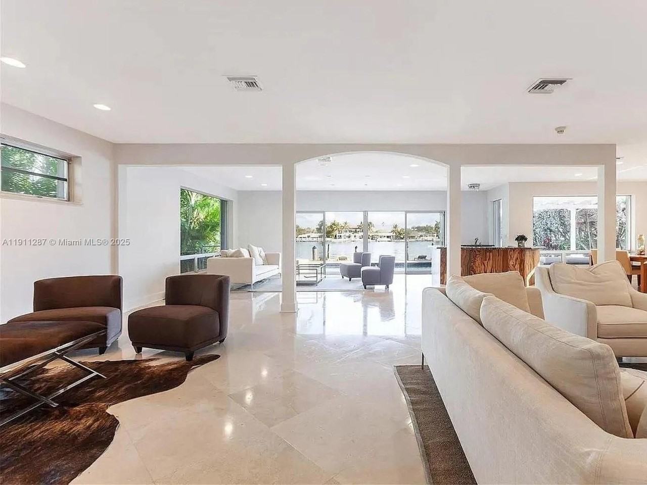 565 North Shore Drive - Photo 6 of 25