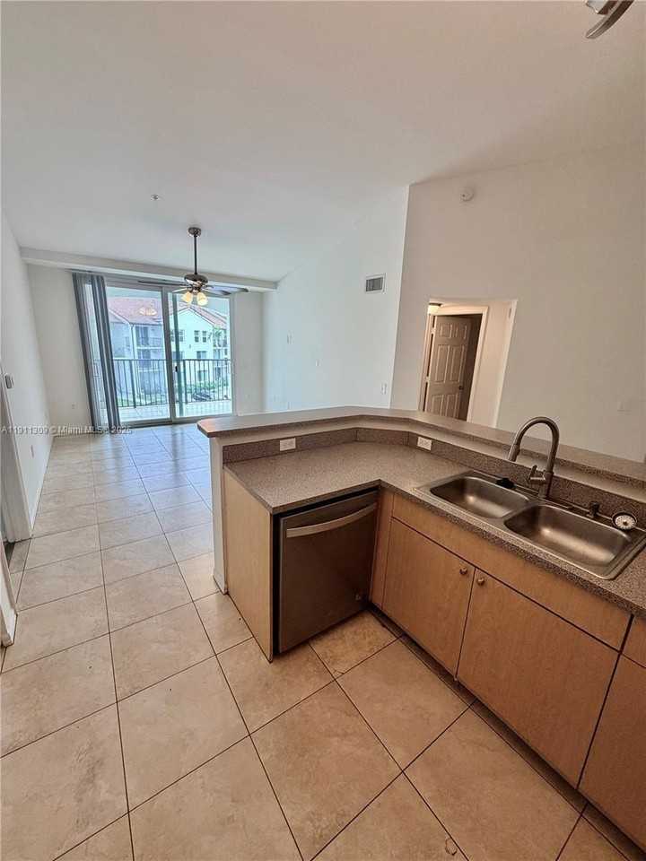 1122 Villa Ln #1122 - Photo 7 of 29