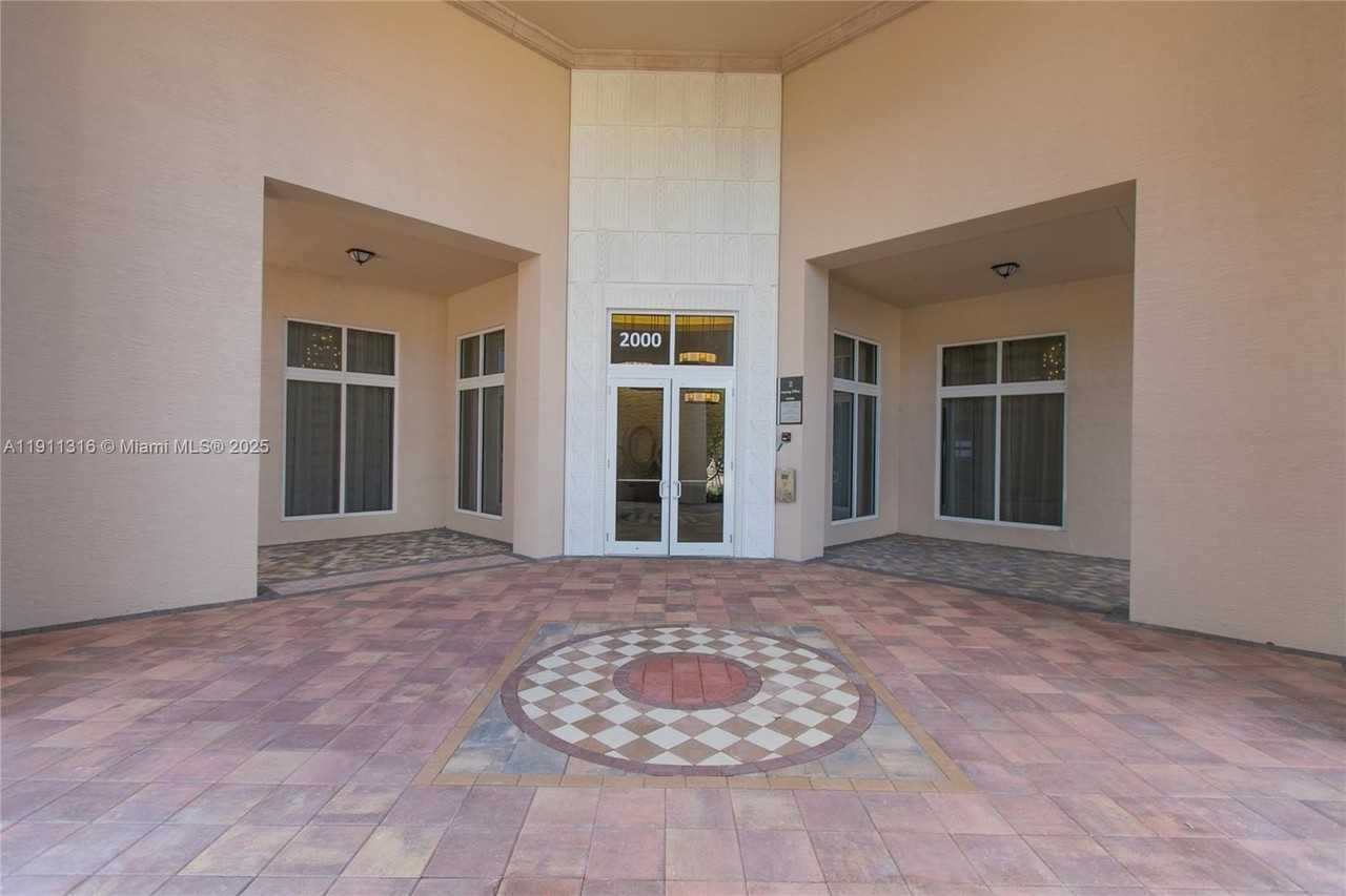 2000 Salzedo St #1118 - Photo 6 of 19