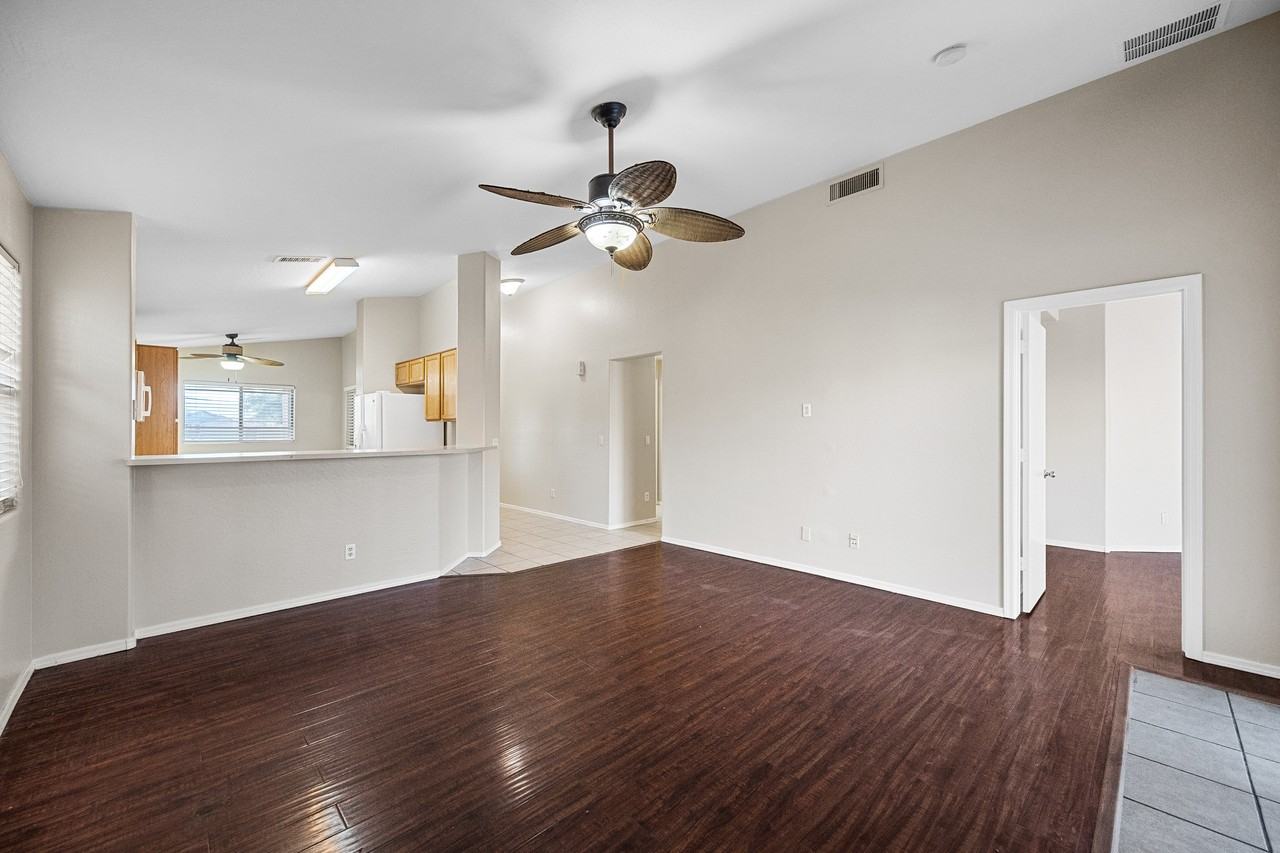 10748 West Mountain View Drive - Photo 3 of 21