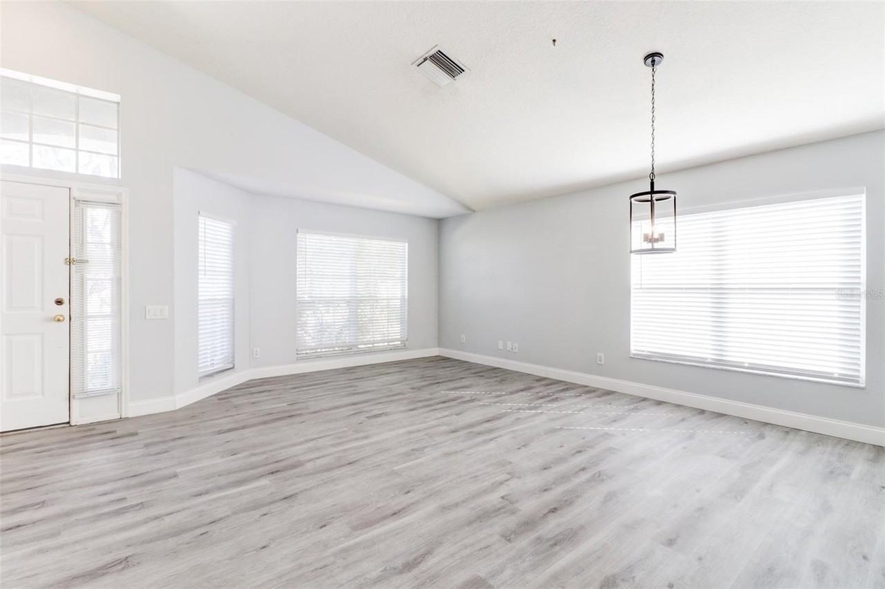 29806 Morningmist Dr - Photo 5 of 42