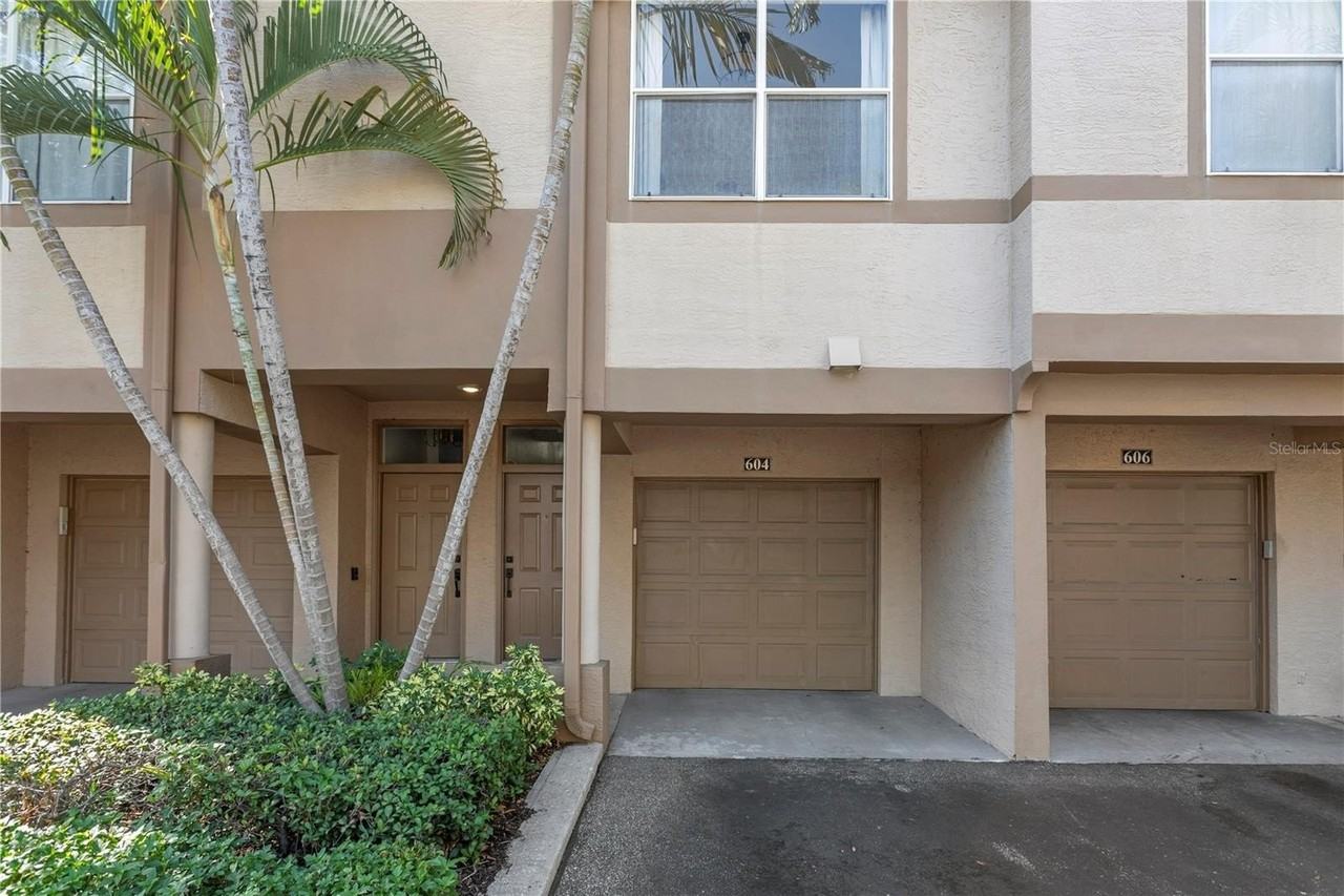 604 Arbor Lake Ln - Photo 2 of 35