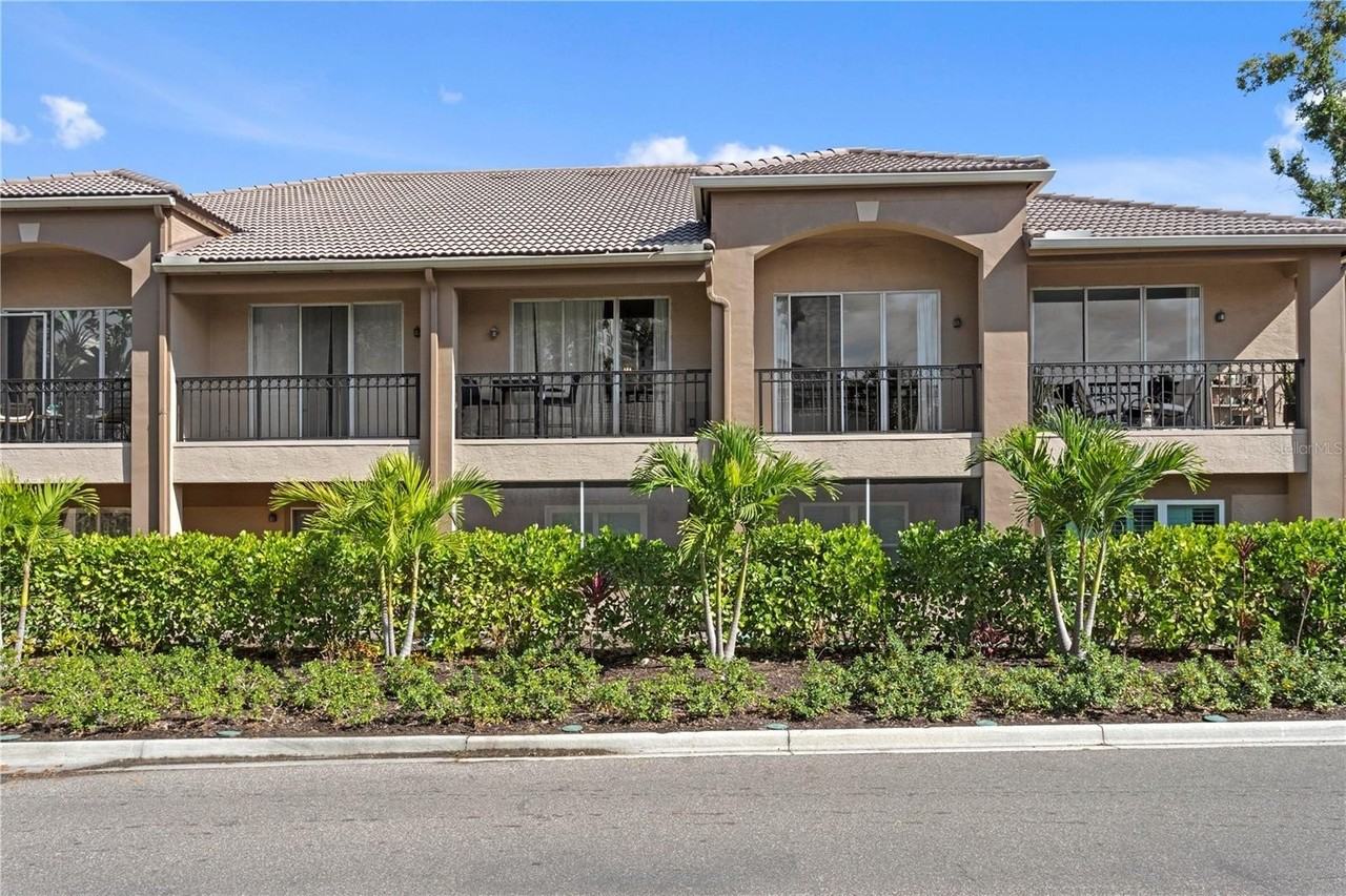 604 Arbor Lake Ln - Photo 3 of 35