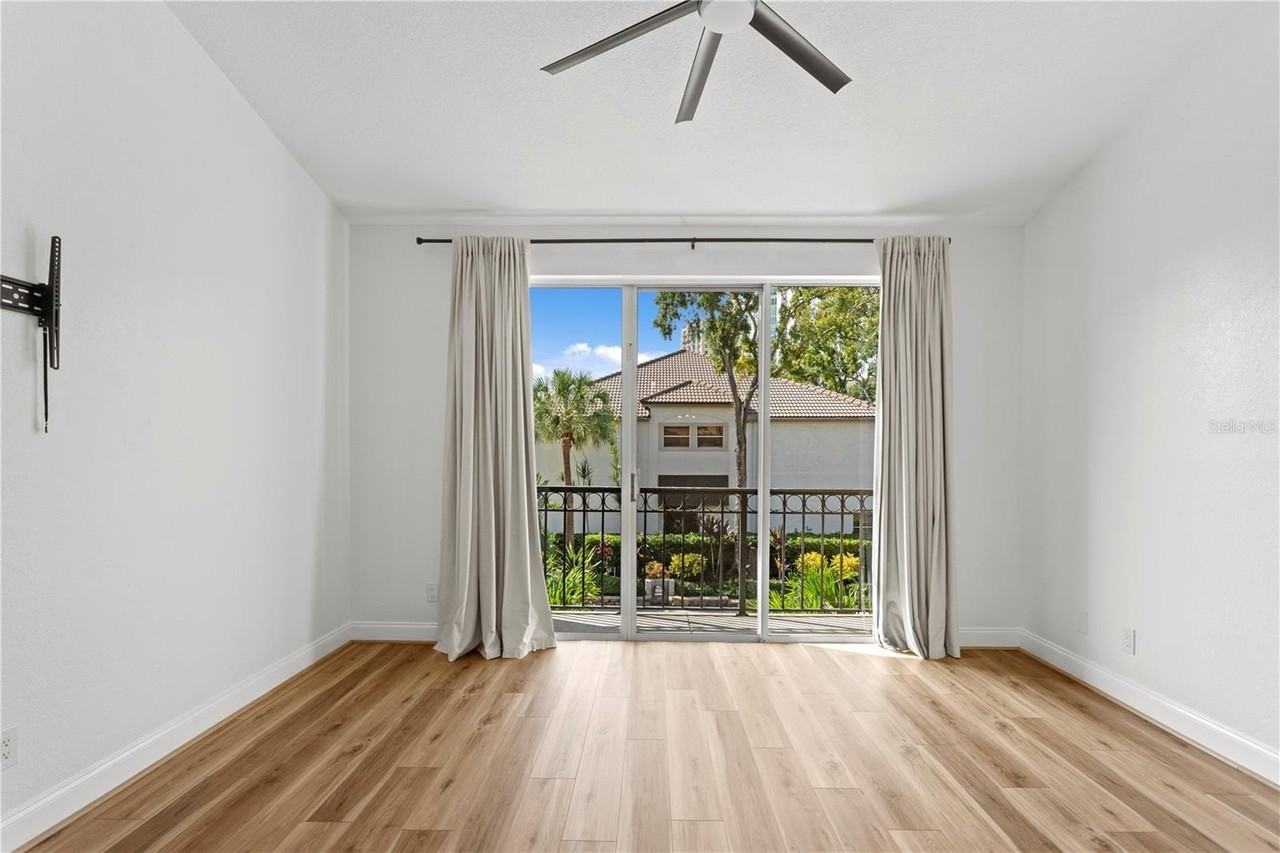 604 Arbor Lake Ln - Photo 6 of 35